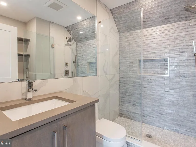 1619 Bainbridge St #3 — Photo 16