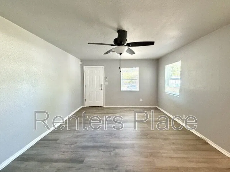 4 bed, 2.0 bath, 1604 sqft, $1,400 — Photo 3