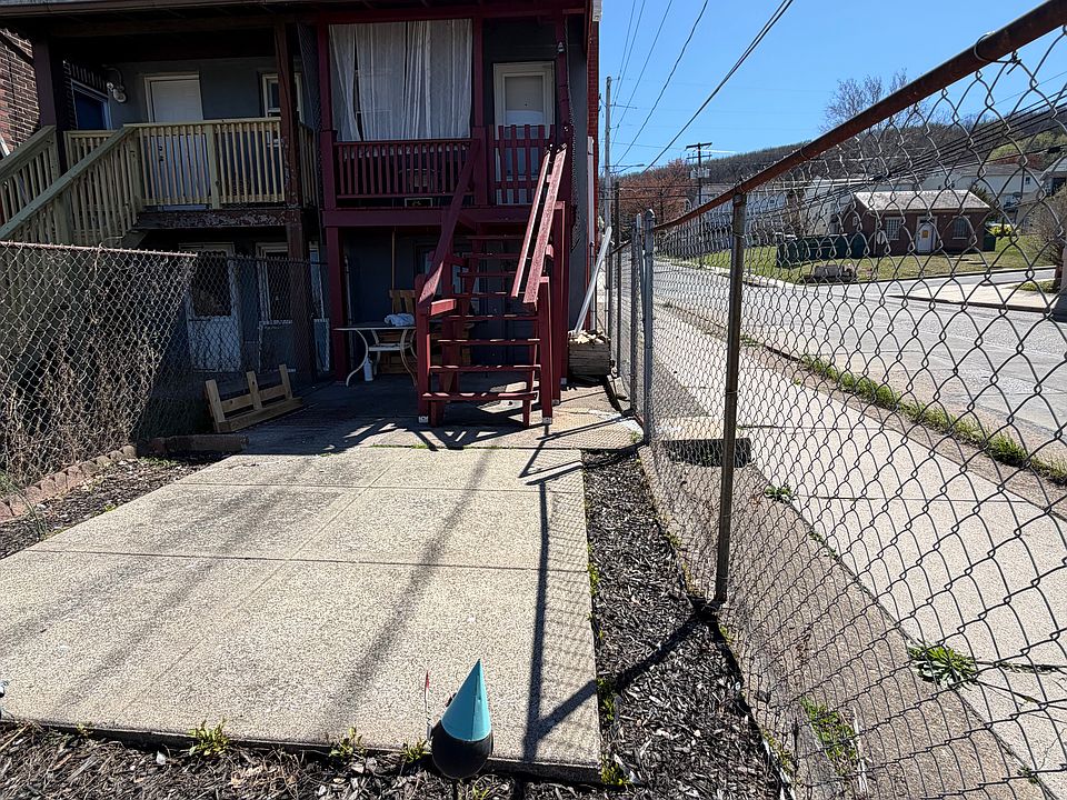1st image of 1401 E 5th St