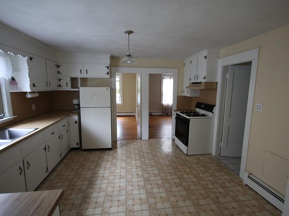 Kitchen & Dining