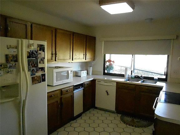 4th image of 7925 SE Trenton Ave