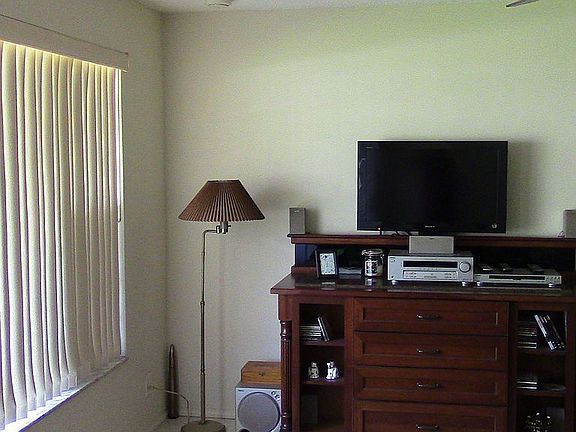 4th image of 1190 Margina Ave