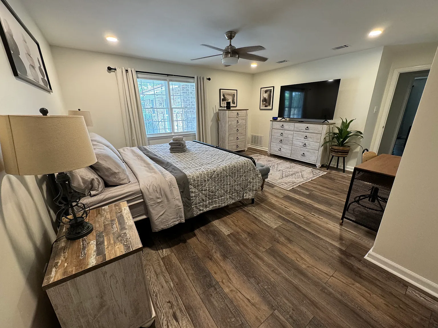 3 bed, 1938 sqft, $3,600 — Photo 3