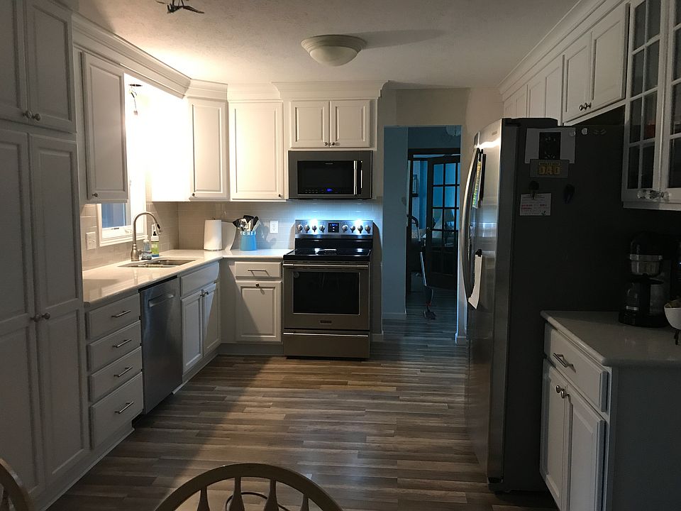1st image of 403 Southwood Dr