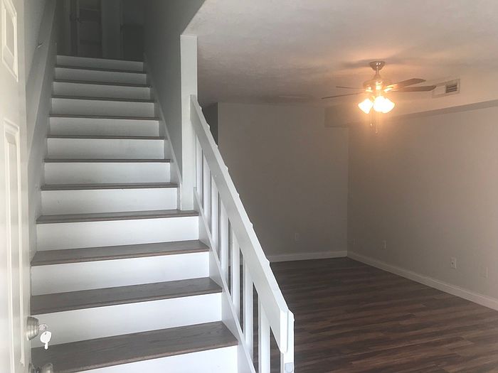 1st image of 6024 Graston Ave