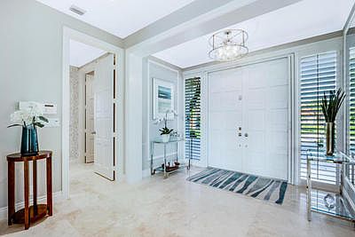 ZUSY 13653 Rivoli Dr Foyer (2)