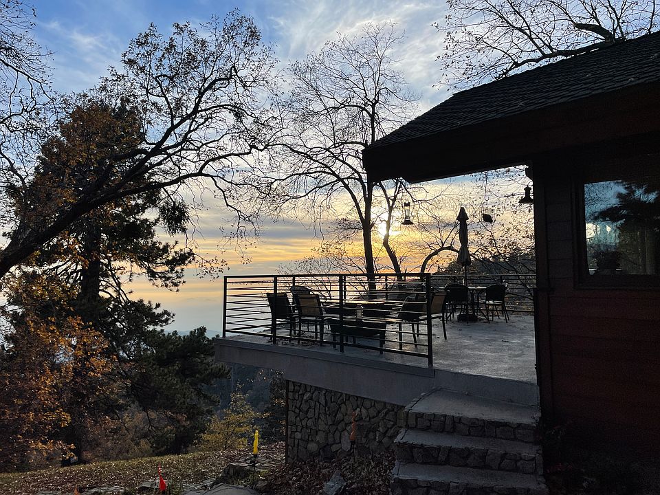 Deck overlooking the valley and views of the ocean.
