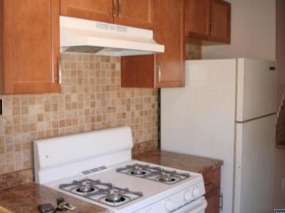 kitchen alt view