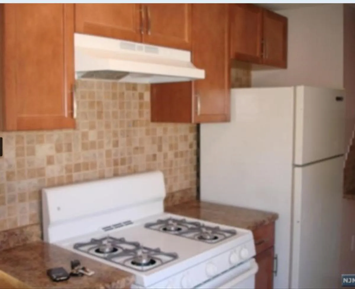 kitchen alt view - Midland Ave