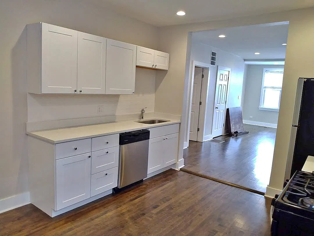 2 bed, 850 sqft, $2,400 — Photo 2