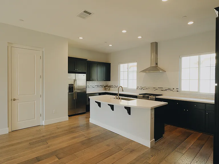 783 E Evelyn Ave — Photo 5