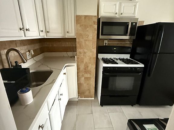 3rd image of 1339 Pacific St APT 3