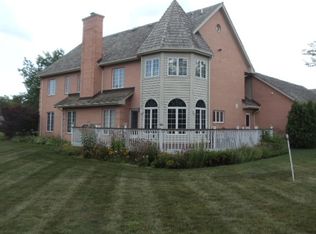 200 Peregrine Ln, Hawthorn Woods, IL 60047