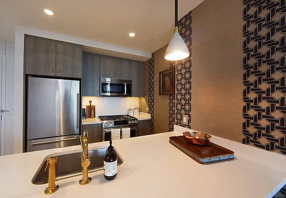 Rented by Greystar | media 23