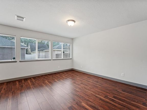 4th image of 26884 Wellington Ct #7