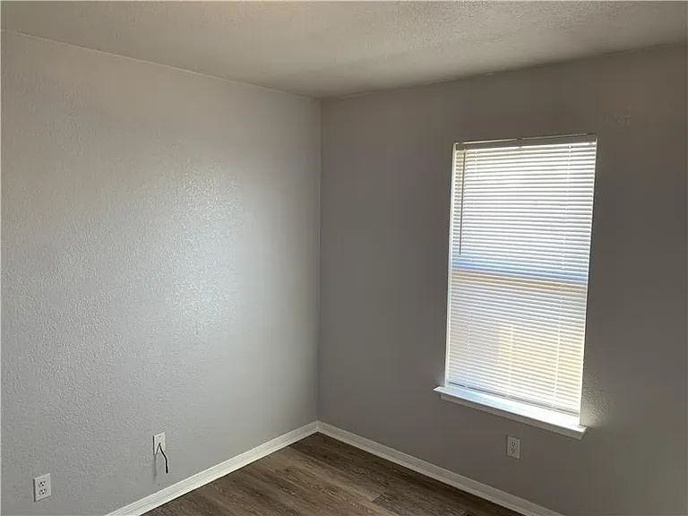 2807 Cantabrian Dr #B — Photo 17