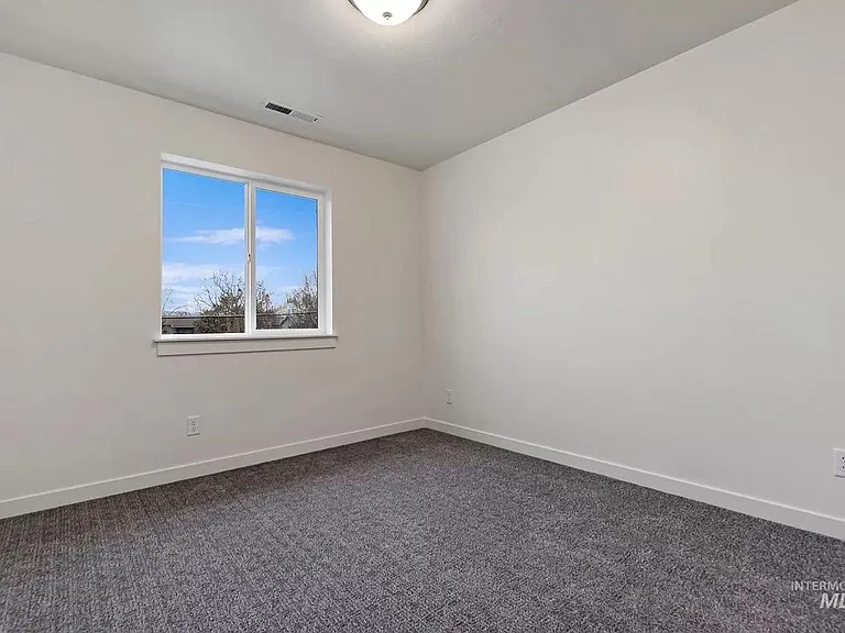 1533 N Pineview Ln — Photo 17