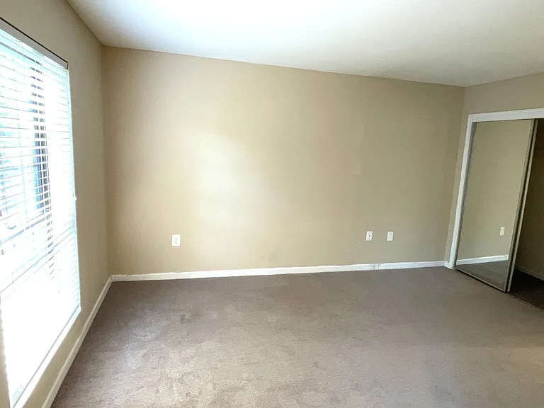 3115 Pine Heights Dr NE — Photo 17