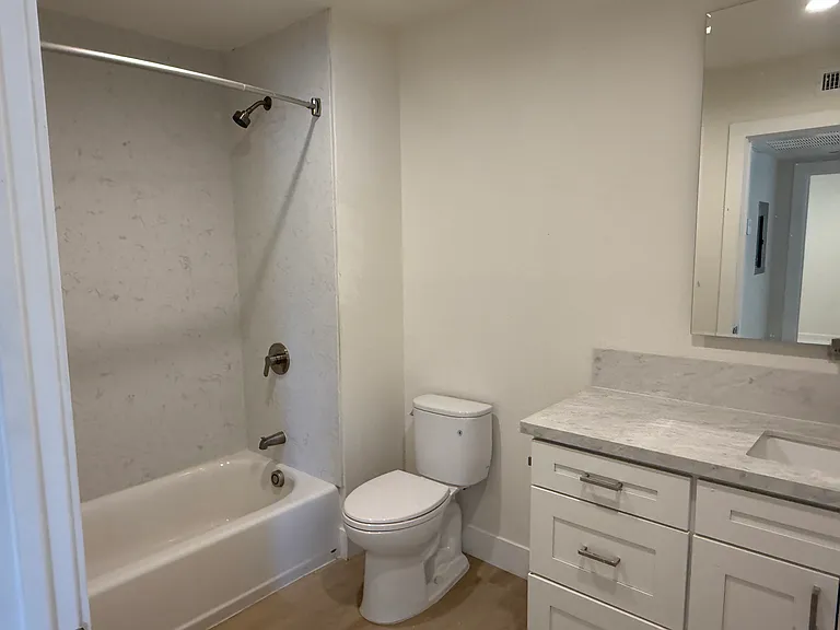 5070 72nd St #104 — Photo 28