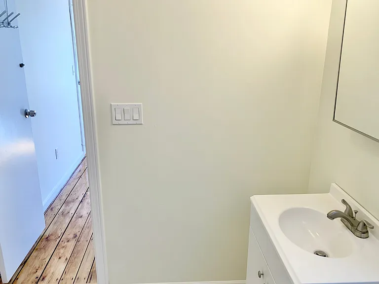 57 Preston St — Photo 15