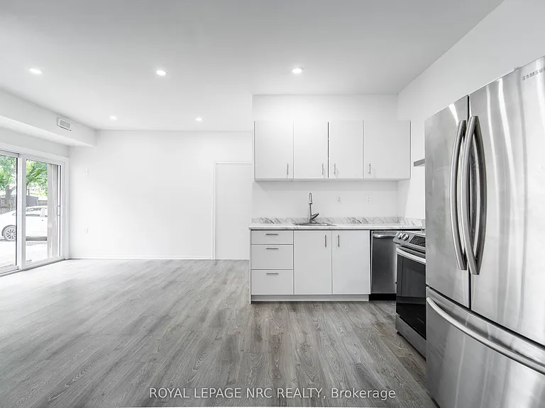 138 Main St W #1B — Photo 2