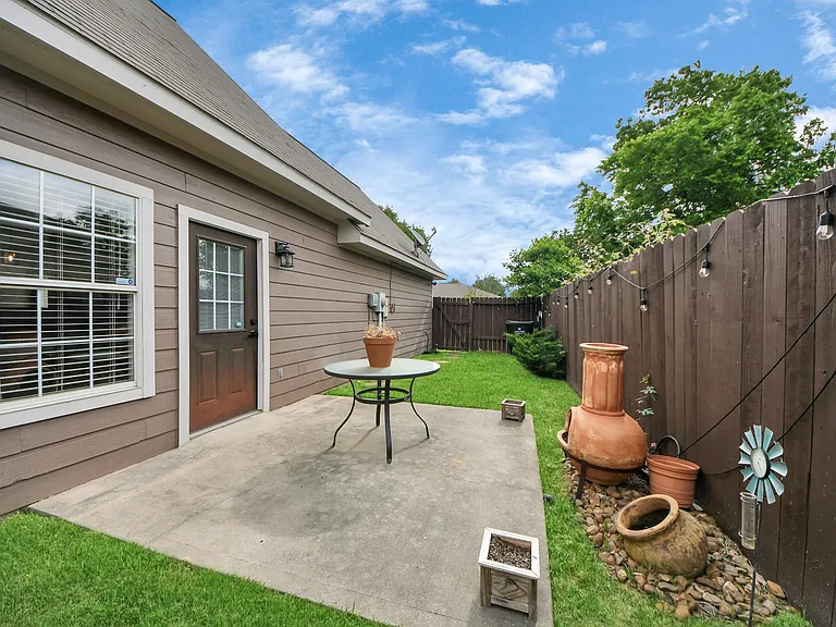 1603 Dove Run — Photo 34