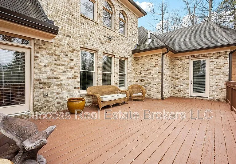 343 Summer Garden Dr — Photo 81