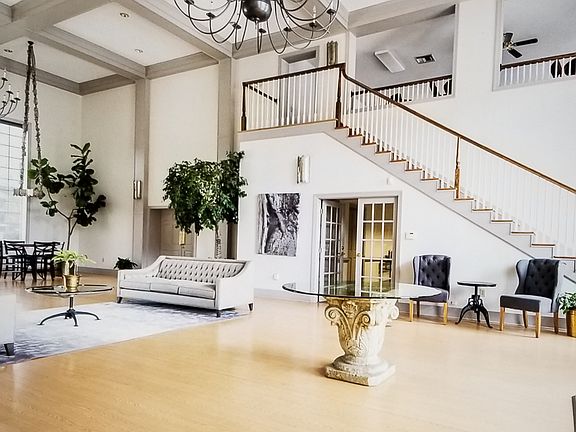 2nd image of 9601 Links Way APT M