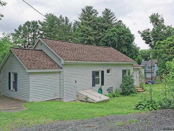 4th image of 10 Lee Ave
