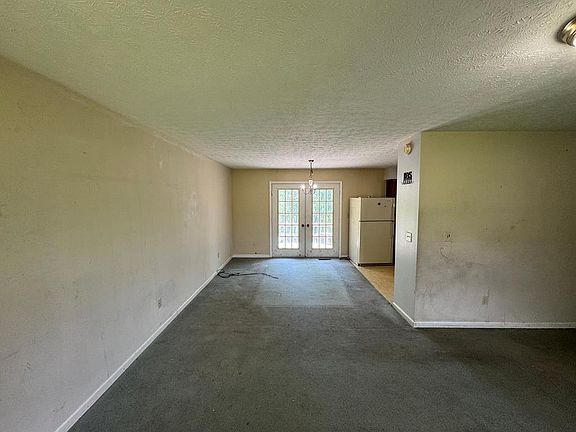 3rd image of 556 Grandview Dr