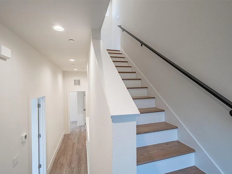 1614 N Fitzhugh Ave #301 — Photo 25