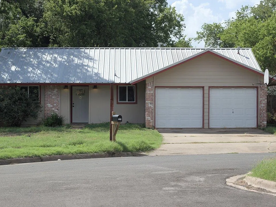 5204 Village Trl