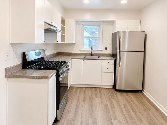 3rd image of 3108 Grace Rd APT A