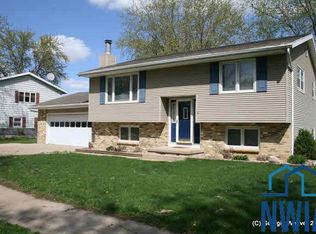 1017 N Mae St, Storm Lake, IA 50588