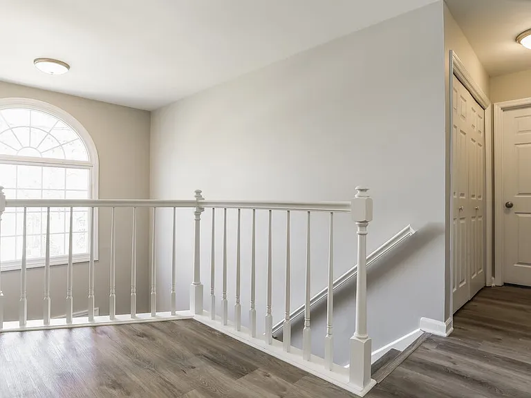 1504 Justin Dr — Photo 10