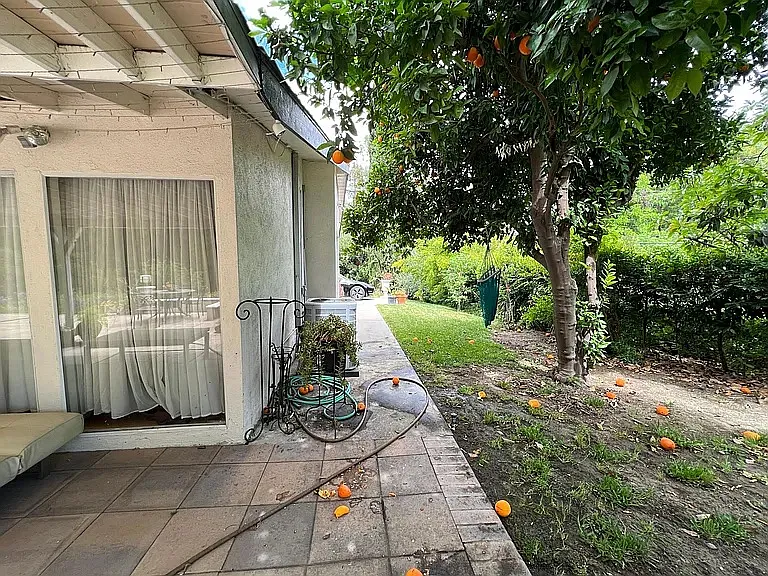 352 West Rd — Photo 17