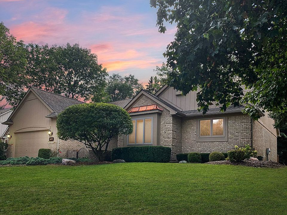 2nd image of 16897 Country Knoll Dr #1