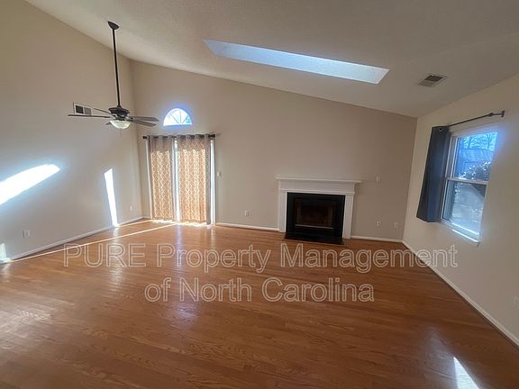 3rd image of 16500 Glenfurness Dr