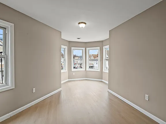 113 E Main St #2 — photo 2 of 9