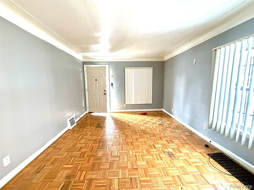 10th image of 12674 Mettetal St