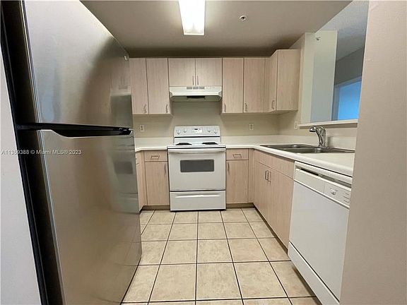 3rd image of 50 Menores Ave APT 624