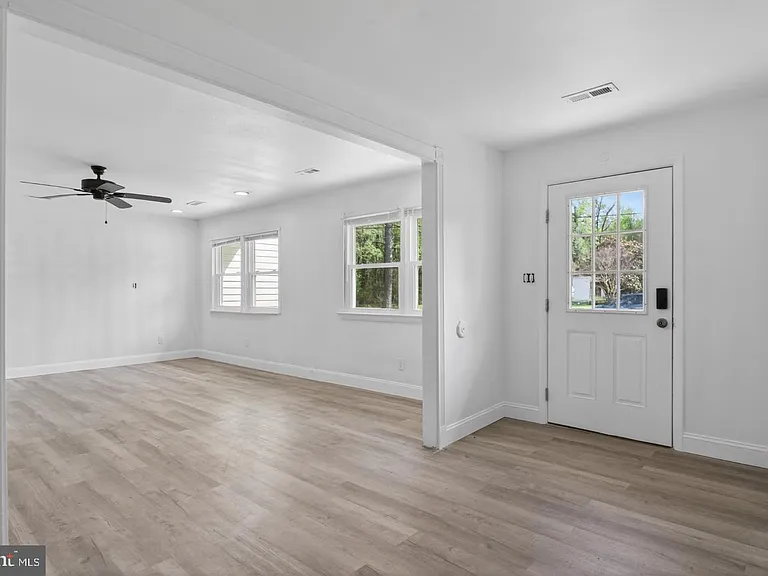 45278 Cove Manor Rd — Photo 8