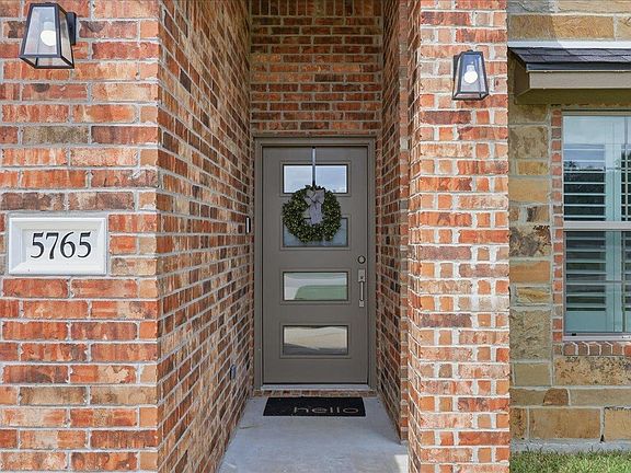 2nd image of 5765 Essie Ln