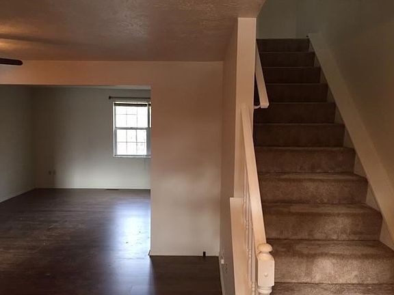 5th image of 322 Bellford Ct