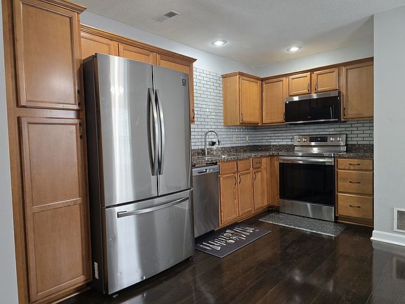 4th image of 13621 Oak Valley Dr