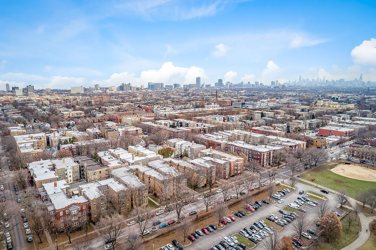 Building Photo - 5055-61 N. Damen