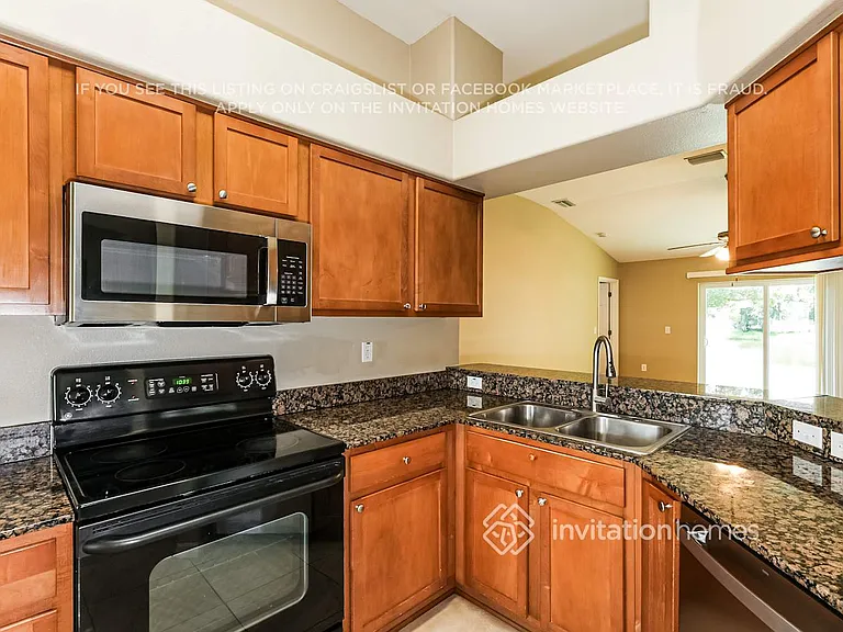 7205 Royal George Ct — Photo 9