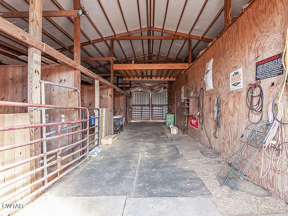 15th image of 2656 Curve Woodville Rd