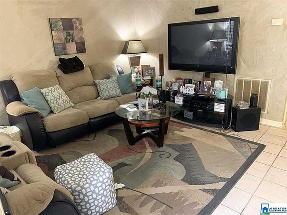 2nd image of 4737 Cheshire Cir