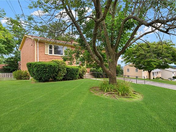 2nd image of 178 Canonchet Dr
